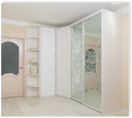 Угловой шкаф-купе в белом цвете Угловой шкаф-купе в белом цвете