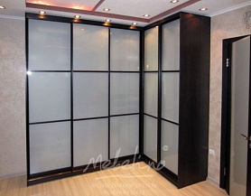 Купить угловой шкаф-купе со стеклом в стиле японского минимализма LD 67